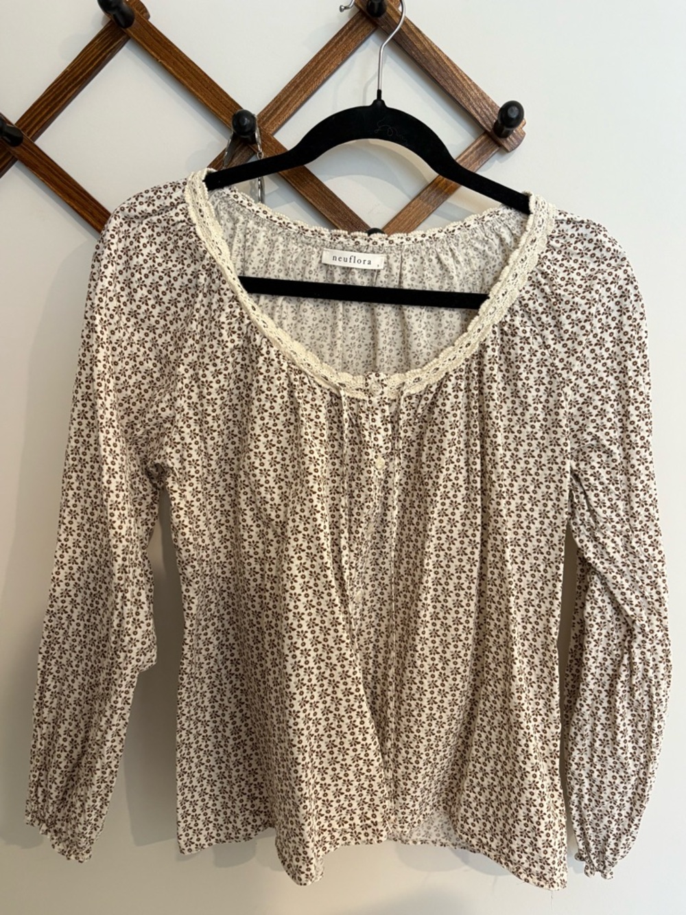 neuflora Cream Floral Lace-Trim Peasant Blouse - Picture 1 of 2
